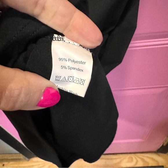 Black Graphic Sleeveless Dress - Picture 4 of 5